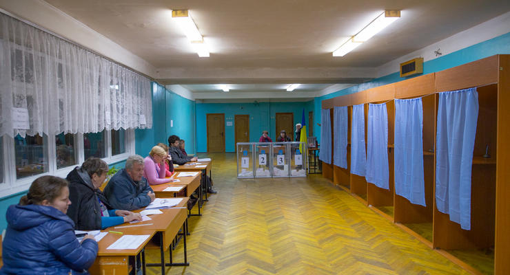 В Киеве в МВД получили 27 сообщений о нарушениях на выборах