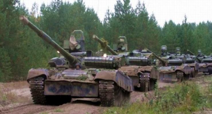ИС: Под Лутугино и в Приазовье - много танков и артиллерия врага