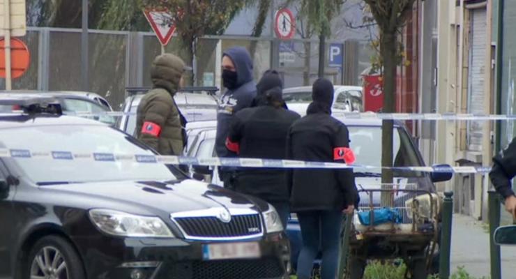 В Бельгии проводят обыски у близких парижского смертника