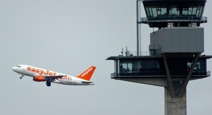 В Манчестере пассажиров самолета эвакуировали из-за сообщения о бомбе