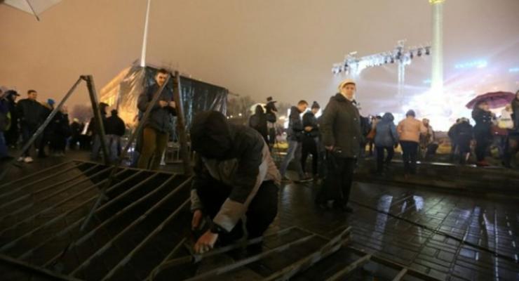 На Майдане сорвали концерт, посвященный годовщине революции