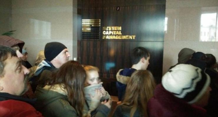 Участники вече на Майдане посетили офис компании Ахметова