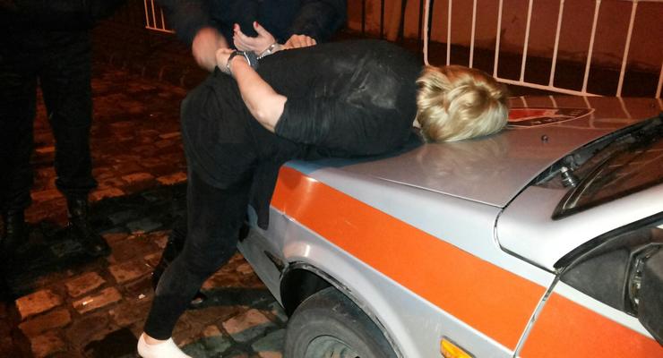 Во Львове пьяные женщины подрались с полицейскими