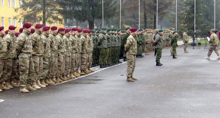 Инструкторы из США и Канады начали обучать украинских пехотинцев