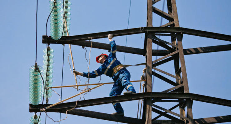 Укрэнерго прогнозирует завершение ремонта линии электропередач Каховка – Титан 26 ноября