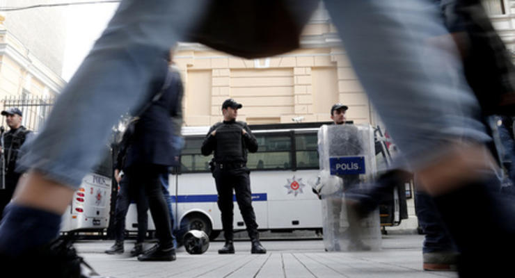 Полиция Стамбула разогнала акцию протеста после гибели курдского адвоката