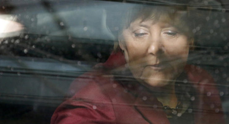 Соцопрос: Почти половина немцев не желает вновь видеть Меркель на посту канцлера