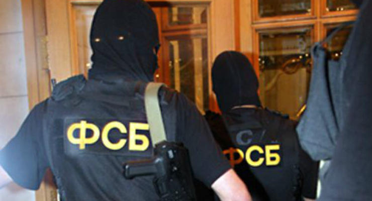 В Крыму ФСБ проводит обыски у лидеров крымских татар