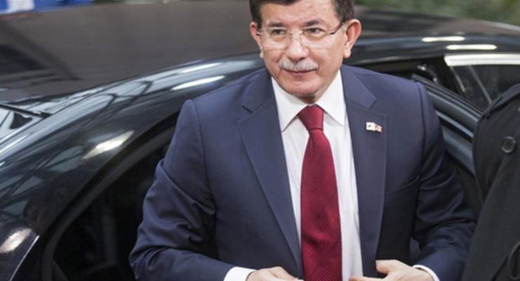 Премьер Турции Давутоглу предложил создать военный канал связи с Москвой