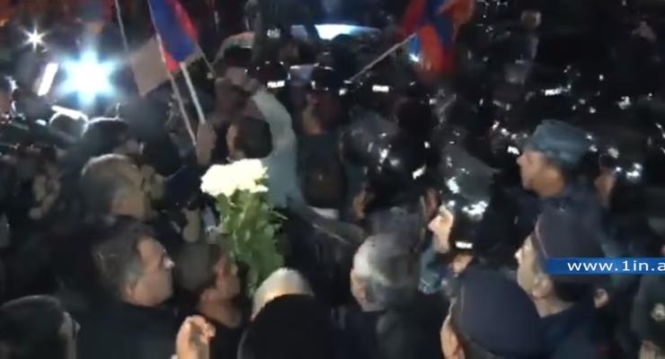 В Армении оппозиция объявила о начале круглосуточной акции протеста