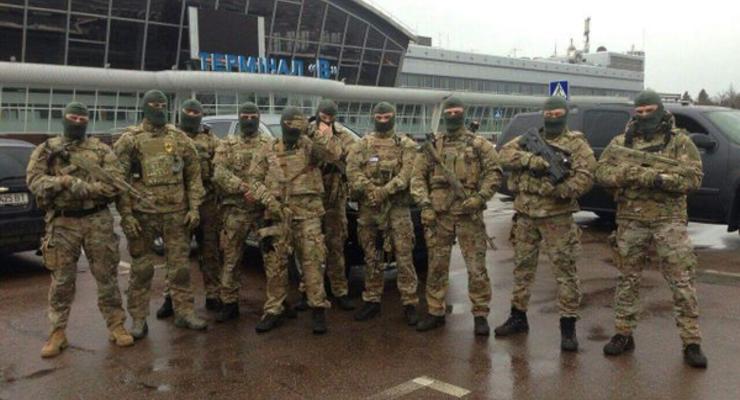 Фирташа в аэропорту Борисполь ждет группа спецназа