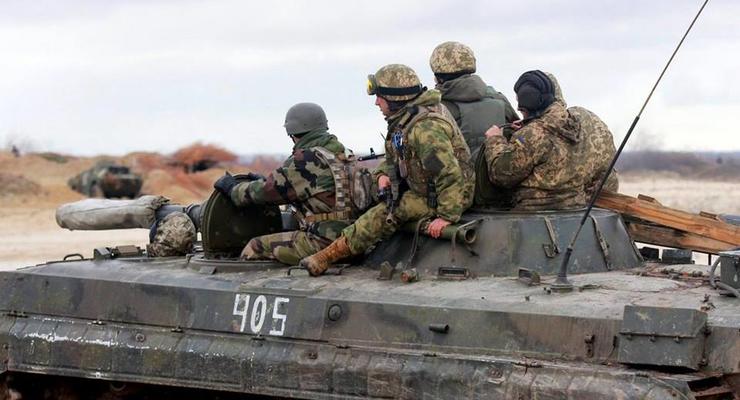 В зоне АТО погиб один украинский военнослужащий, трое ранены