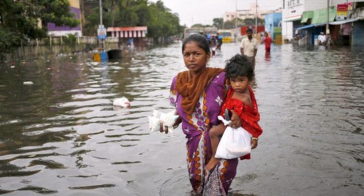 Сильнейшее за последние сто лет наводнение в Индии унесло более 400 жизней