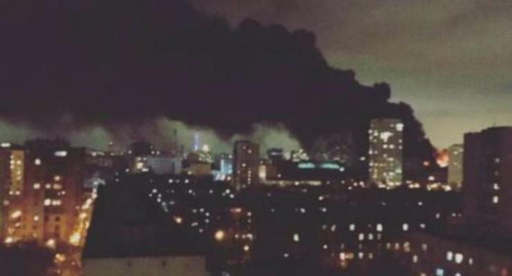 Пожар накрыл Москву темной тучей дыма: фото с места происшествия