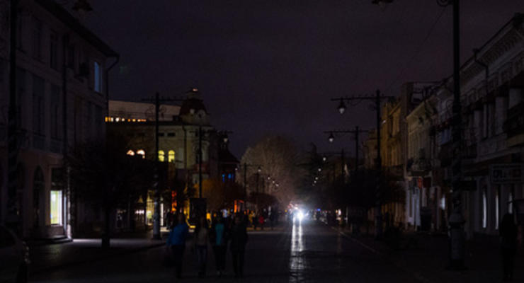 "Власти" Севастополя распорядились подавать свет 12 часов в сутки