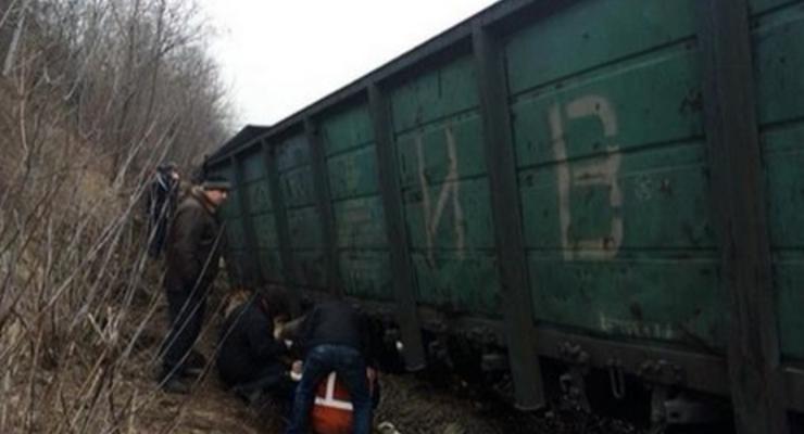 Во Львовской области сошел с рельсов грузовой поезд