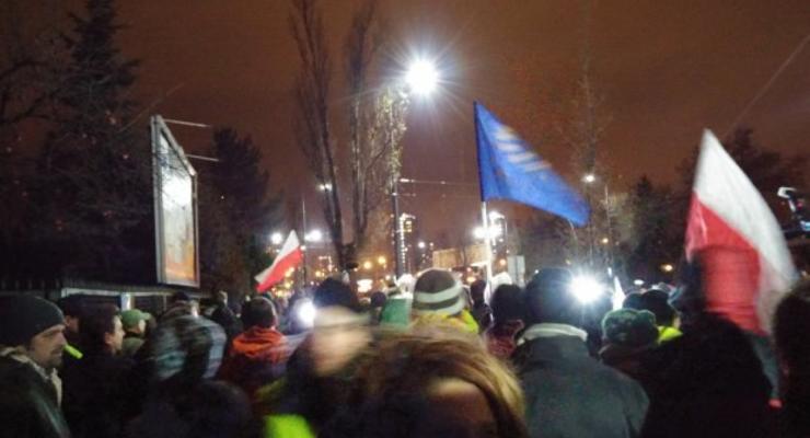 В Варшаве прошел многотысячный митинг сторонников власти