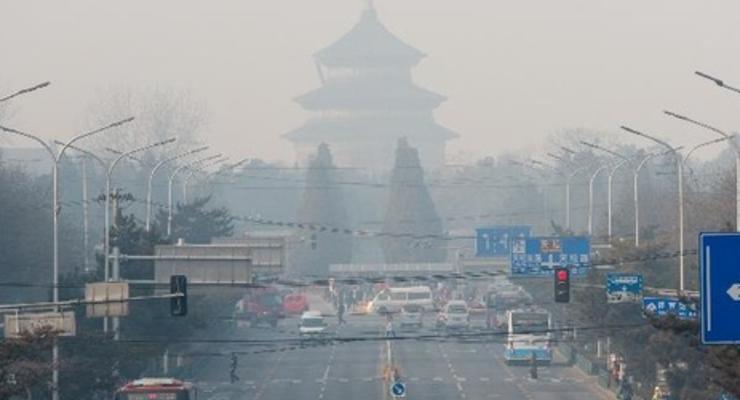 В Китае густой смог накрыл 45 городов