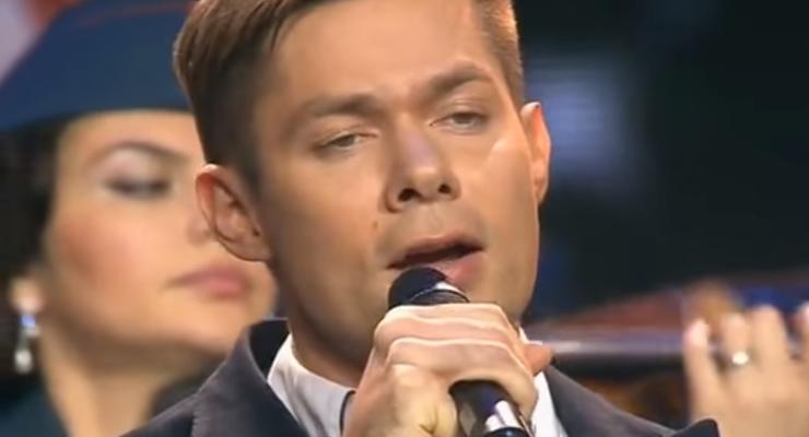 "Гуманитарный наш конвой": Стас Пьеха исполнил песню о Донбассе