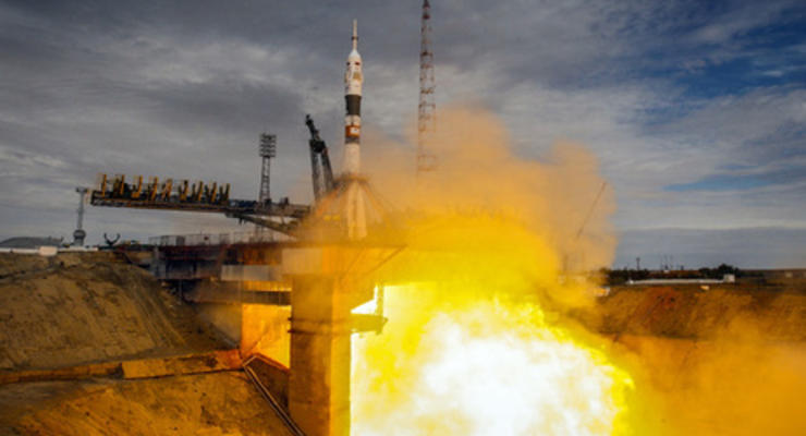 В Роскосмосе опровергли сообщения СМИ об отказе от "лунной программы"