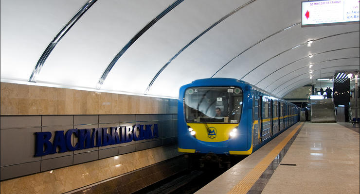 Общественный транспорт в Киеве продлит работу в новогоднюю ночь