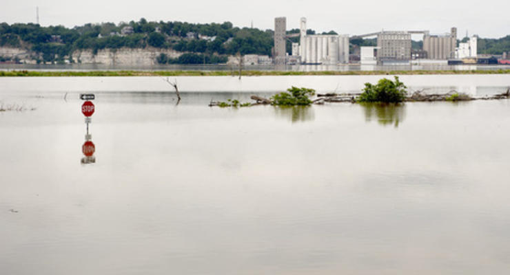 Уровень воды в реке Миссисипи и ее притоках приблизился к историческому максимуму