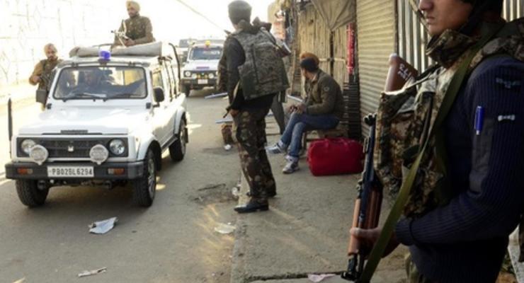 На индийскую военную авиабазу Патханкот напали террористы – СМИ