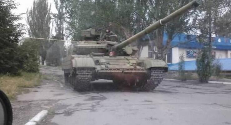 Украинская разведка зафиксировала танки в жилых кварталах Донецка и Луганска