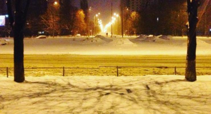 Снег в Киеве: пользователи сети публикуют фото снежной столицы