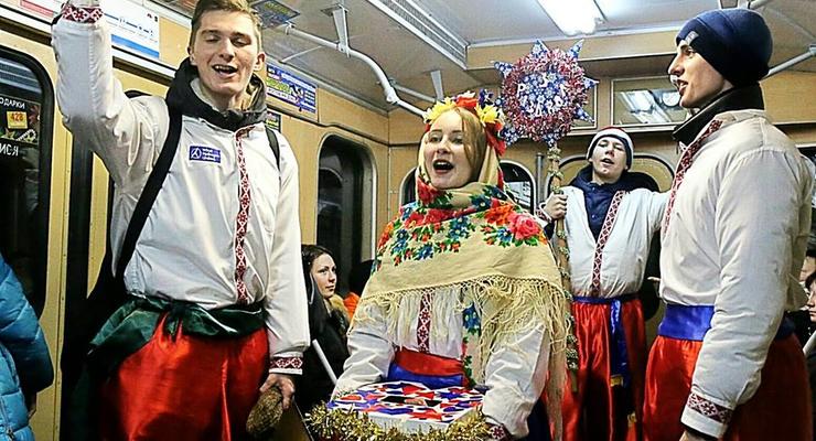 В харьковском метро на Рождество спели колядки