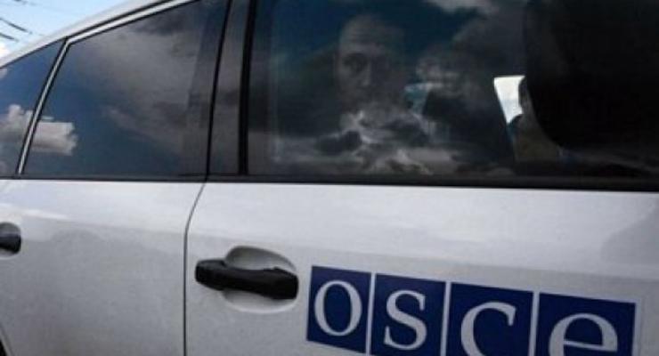 Боевики напали на наблюдателей ОБСЕ и уложили их лицом в снег
