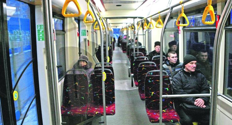 Сигнальные кнопки и камеры наблюдения: львовский трамвай вышел на столичный маршрут