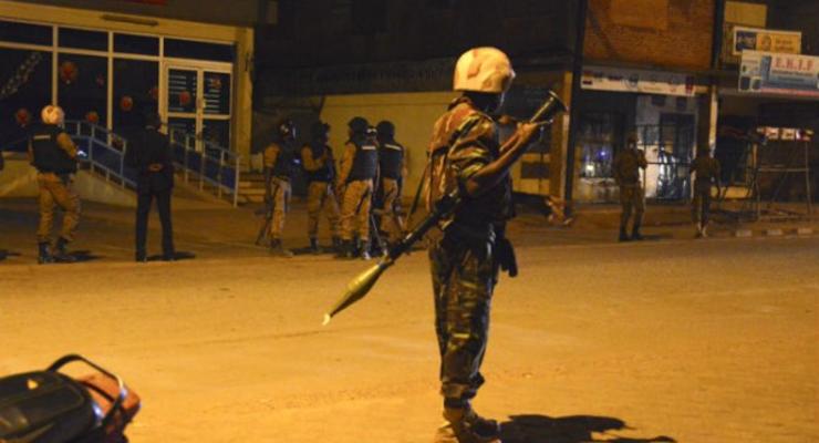 В Сети появилось видео атаки террористов на Буркина-Фасо