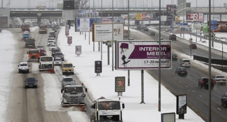 Киевские власти оштрафовали 400 предприятий, которые не убирают свою территорию от снега