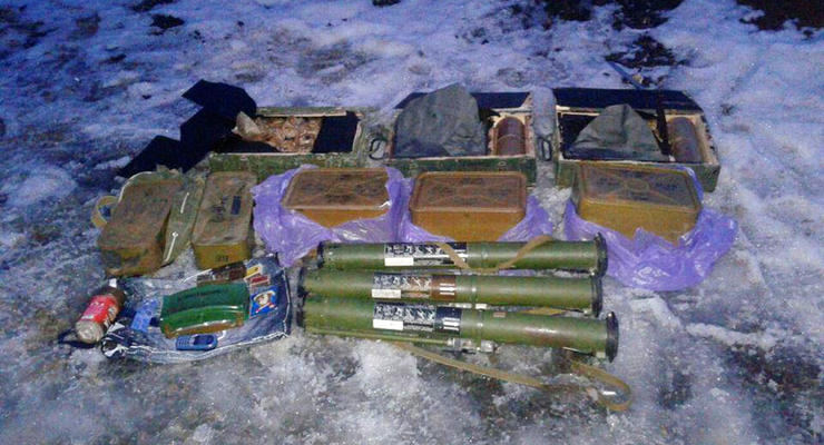 В Луганской области военные обнаружили тайник с боеприпасами