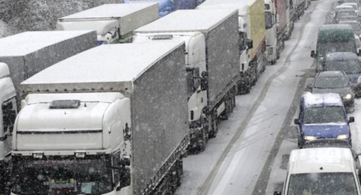 Снегопад парализовал киевские дороги