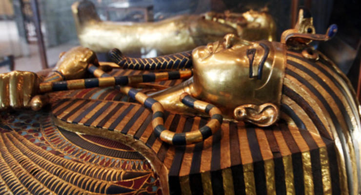 В Каире будут судить работников музея, поломавших погребальную маску Тутанхамона