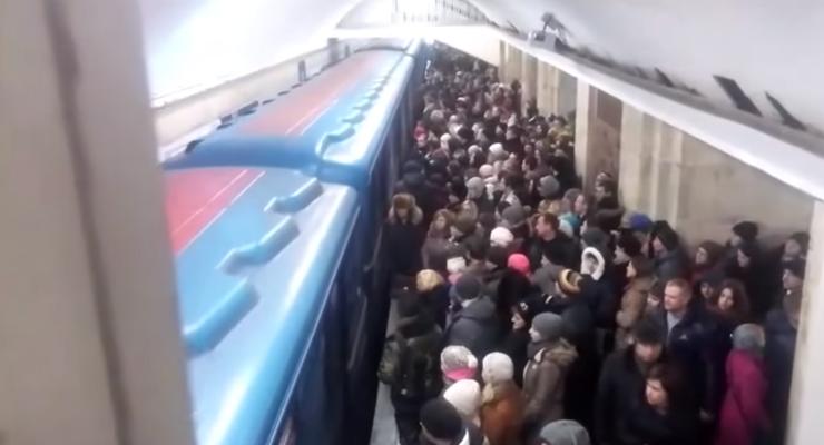 Появилось видео коллапса в киевском метро