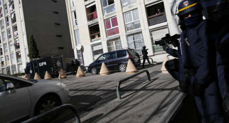 В Париже эвакуировали студентов шести вузов из-за угрозы теракта