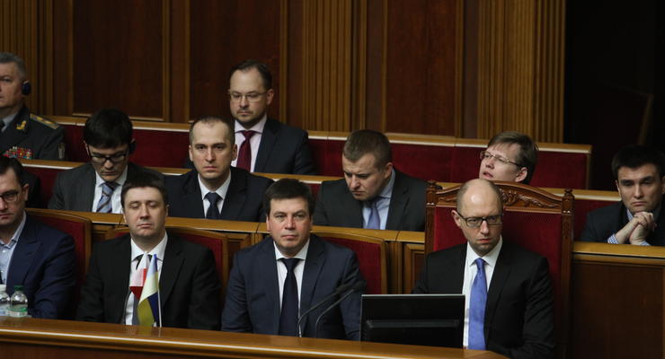 Депутаты обсуждают отставку Яценюка и замену его на Гройсмана - СМИ