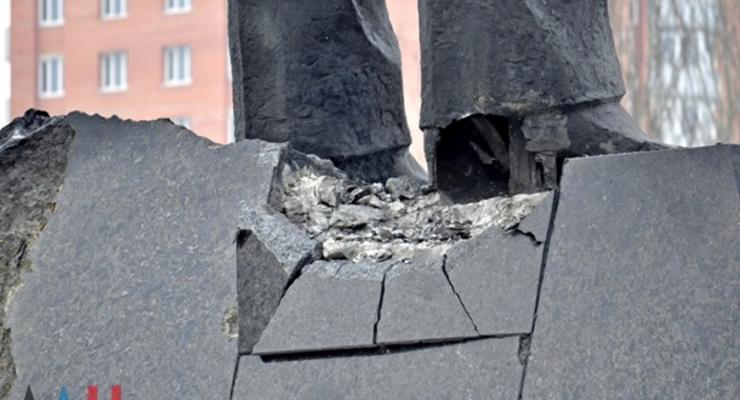 В Донецке ночью пытались взорвать памятник Ленину