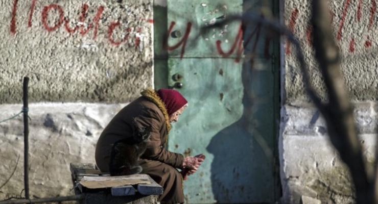 Без окон, отопления и медпомощи: как живут оккупированные Енакиево и Дебальцево