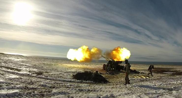 Украинские артиллеристы провели боевые стрельбы по морским целям