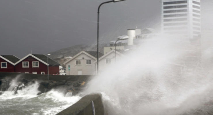 На Норвегию обрушился шторм "Тор"