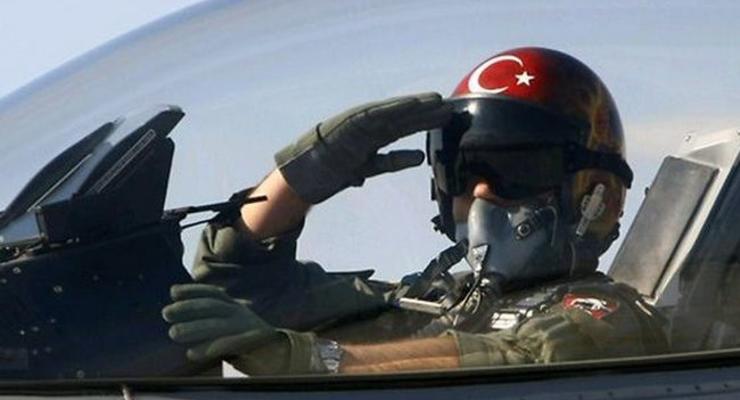 Пилоты ВВС Турции будут сбивать нарушителей без команды свыше
