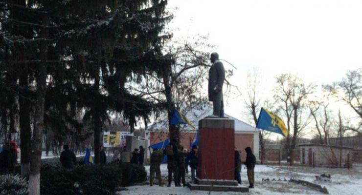 Кабмин: В 2015 году в Украине демонтировали 139 коммунистических памятников