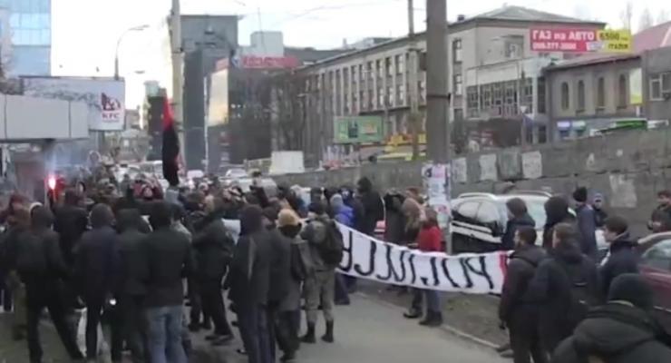 В Киеве активисты провели акцию против российского бизнеса