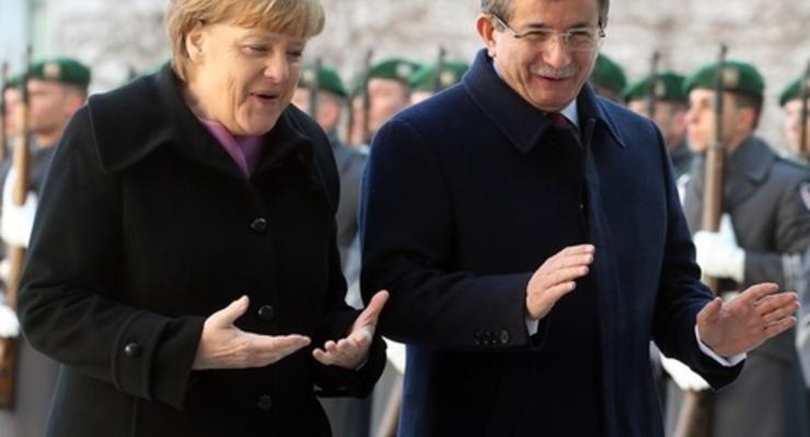 Меркель посетит Анкару на фоне кризиса с мигрантами