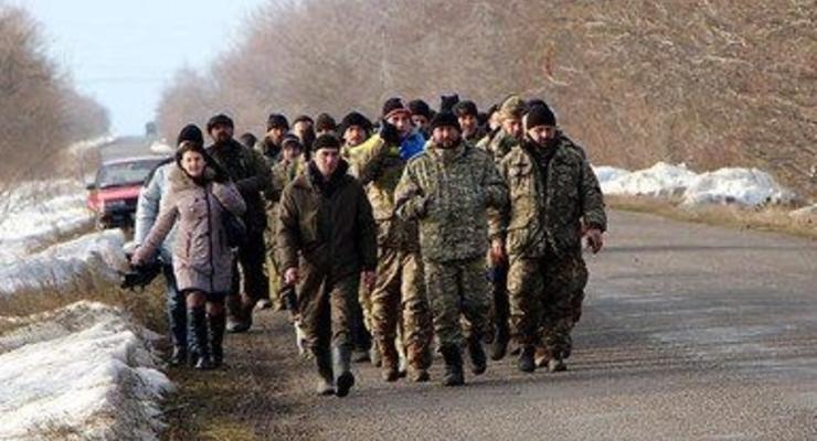 Бойцы 53-й бригады отправились пешком в Николаев требовать лучших условий