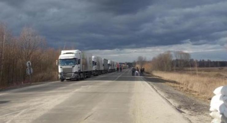 Госпогранслужба сообщает о накоплении грузового транспорта на украинско-белорусской границе
